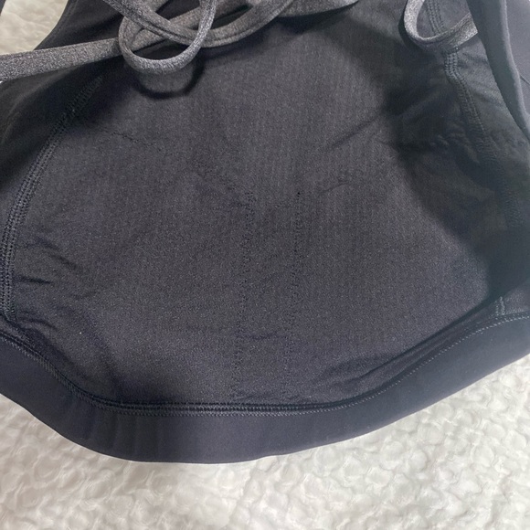 SOLD Lululemon free to be serene high neck size 8 black & heathered gray - Picture 6 of 8